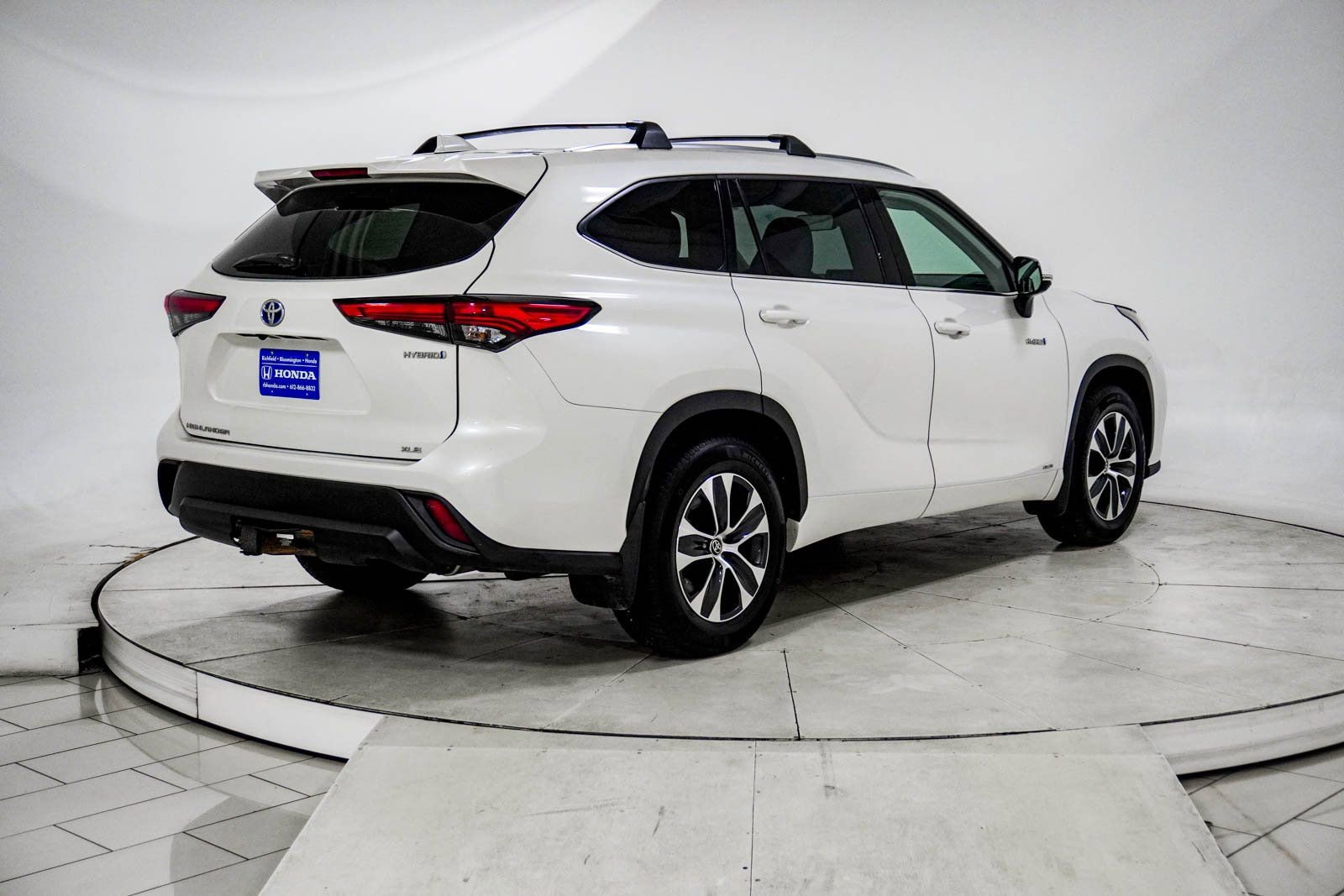 Used 2020 Toyota Highlander XLE image 12