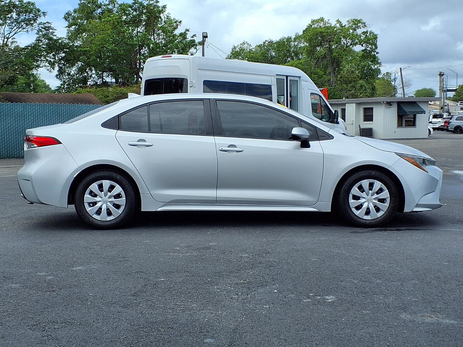 Used 2020 Toyota Corolla L image 27