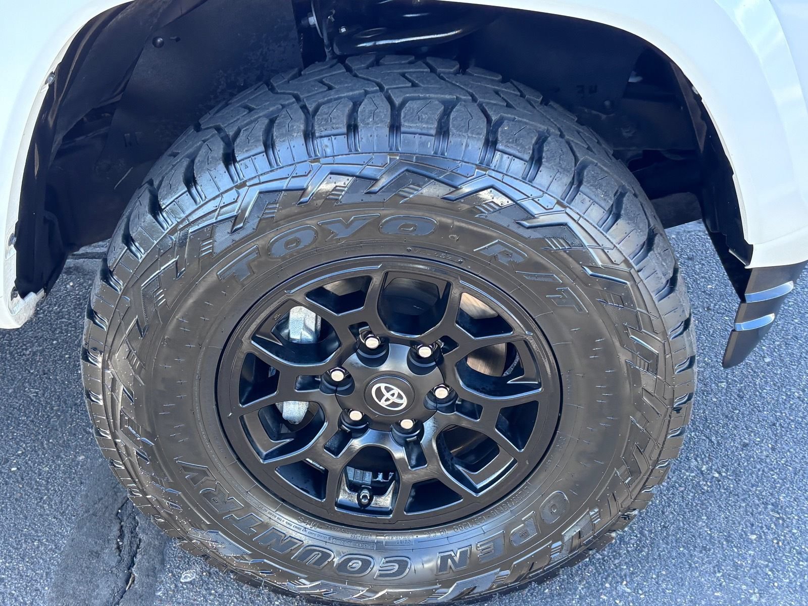 Used 2021 Toyota Tacoma SR5 AWD/4WD image 11