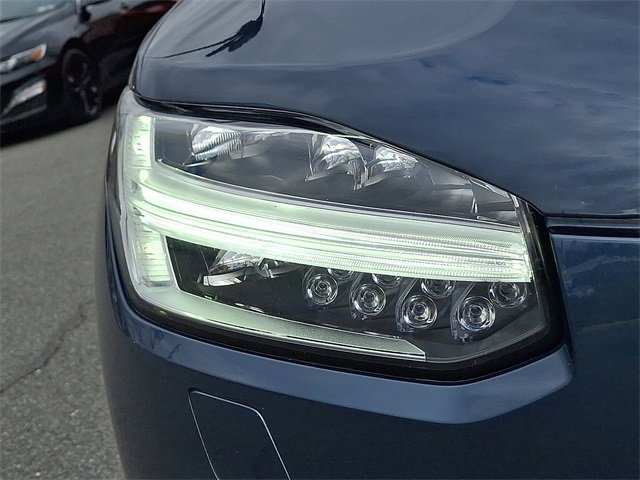 Used 2022 Volvo XC90 T5 Momentum w/ Climate Package image 9