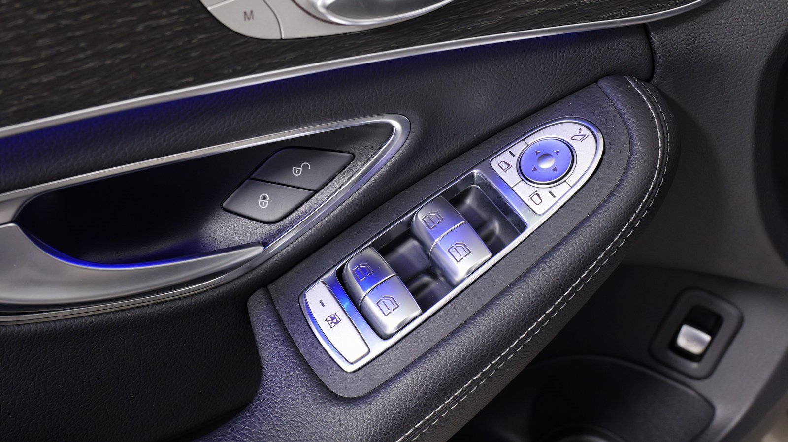 Used 2020 Mercedes-Benz C 300 4MATIC Sedan image 27