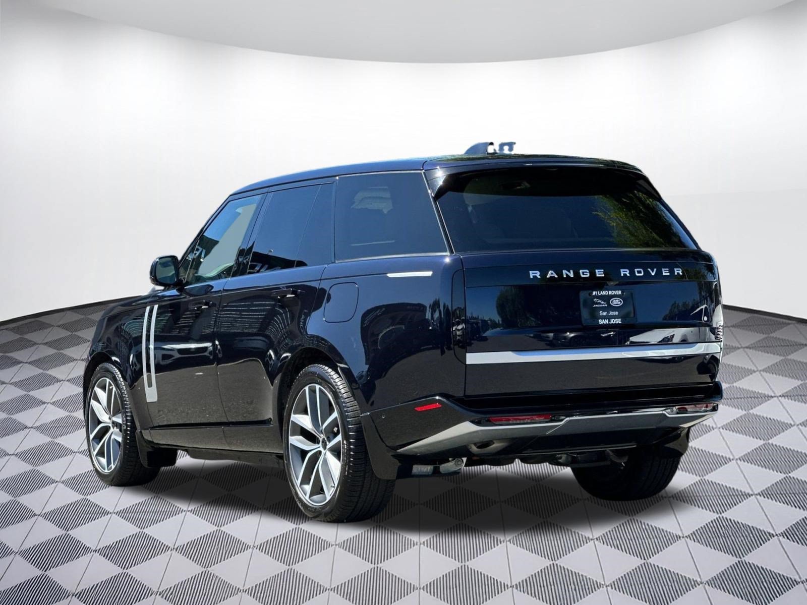 New 2026 Land Rover Range Rover Autobiography AWD/4WD image 3
