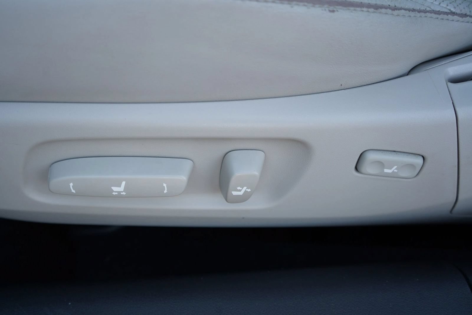 Used 2011 Lexus ES 350 FWD image 16