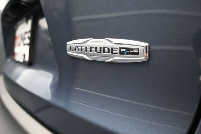 Used 2020 Jeep Cherokee Latitude Plus w/ Cold Weather Group AWD/4WD image 24