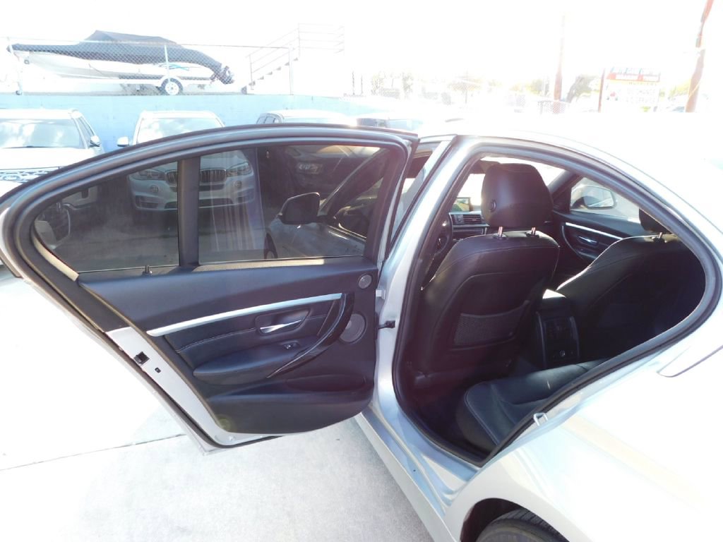 Used 2017 BMW 330e RWD image 21