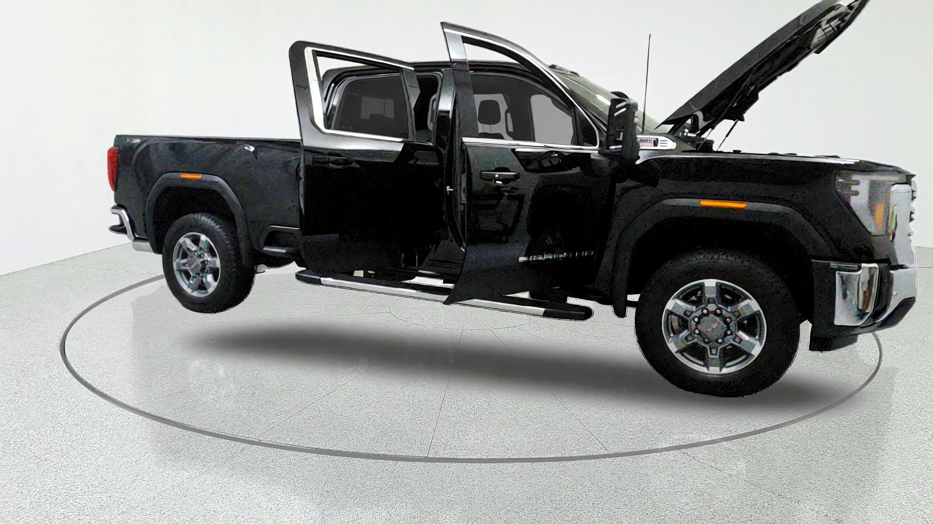 Used 2025 GMC Sierra 2500 SLE w/ SLE Value Package; AWD/4WD image 14