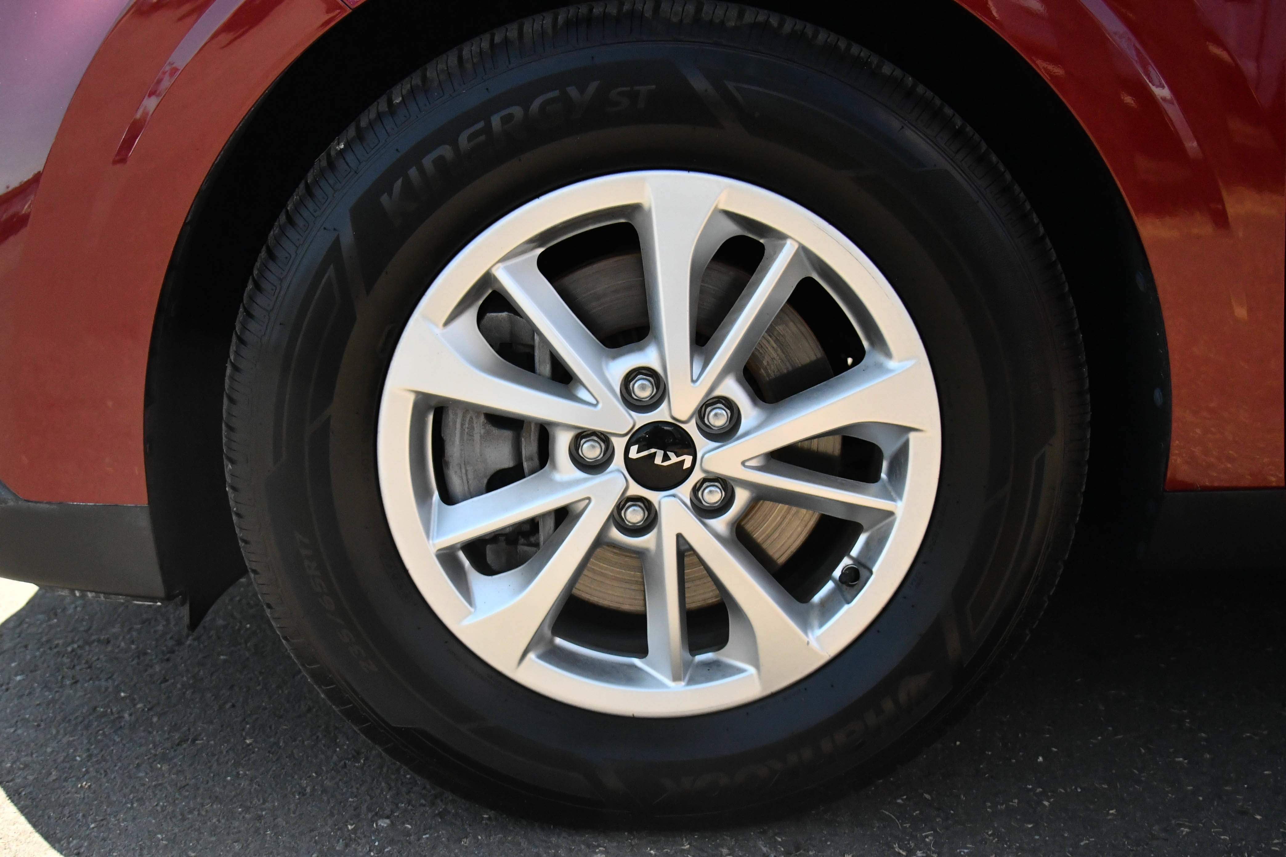 Used 2022 Kia Carnival LX FWD image 12