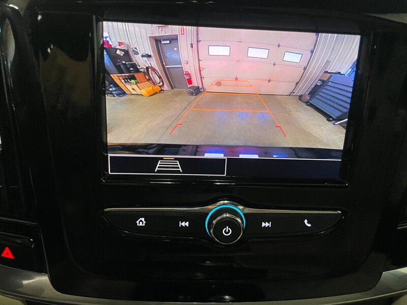 Used 2022 Chevrolet Traverse LS FWD image 15