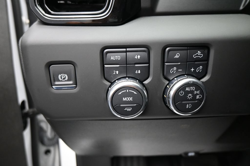 Used 2025 GMC Sierra 1500 AT4 w/ AT4 Preferred Package AWD/4WD image 12