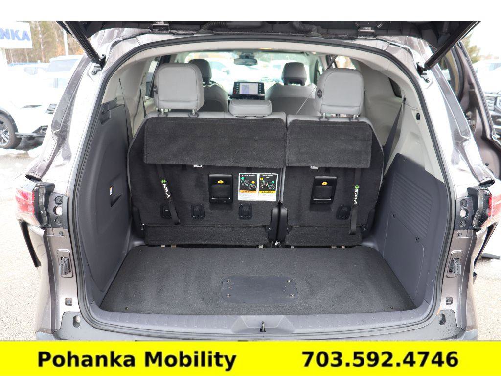 Used 2021 Toyota Sienna XLE w/ XLE Plus Package image 27