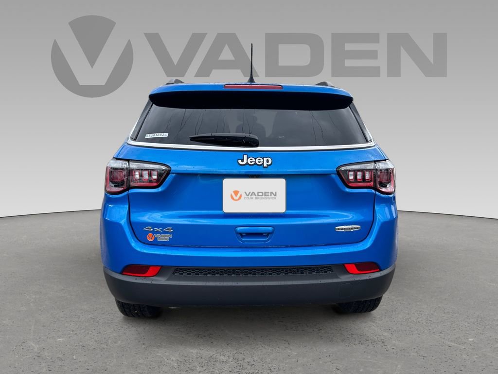 New 2025 Jeep Compass Latitude image 22