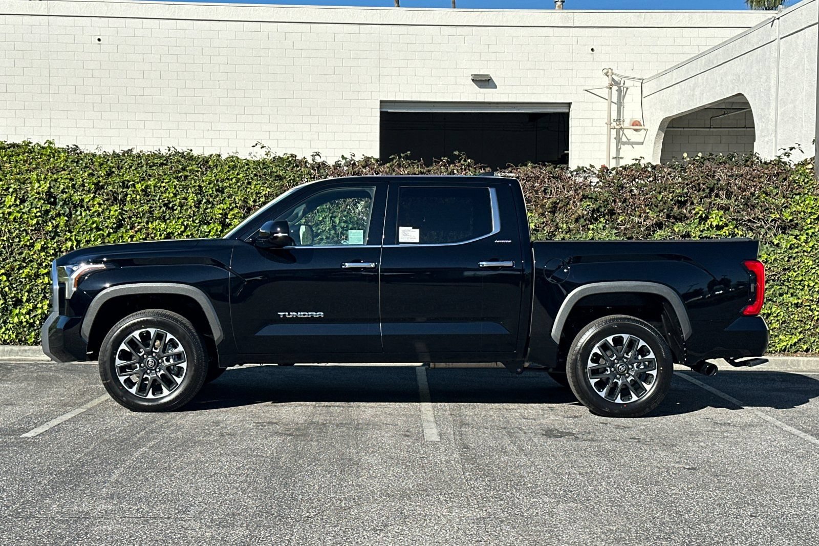 New 2026 Toyota Tundra Limited AWD/4WD image 7