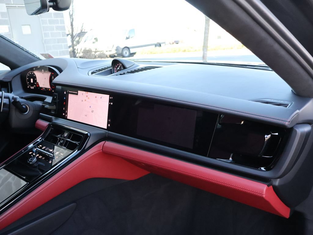 Certified 2025 Porsche Panamera GTS AWD/4WD image 10