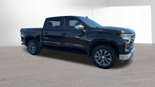 Used 2024 Chevrolet Silverado 1500 LT AWD/4WD image 2