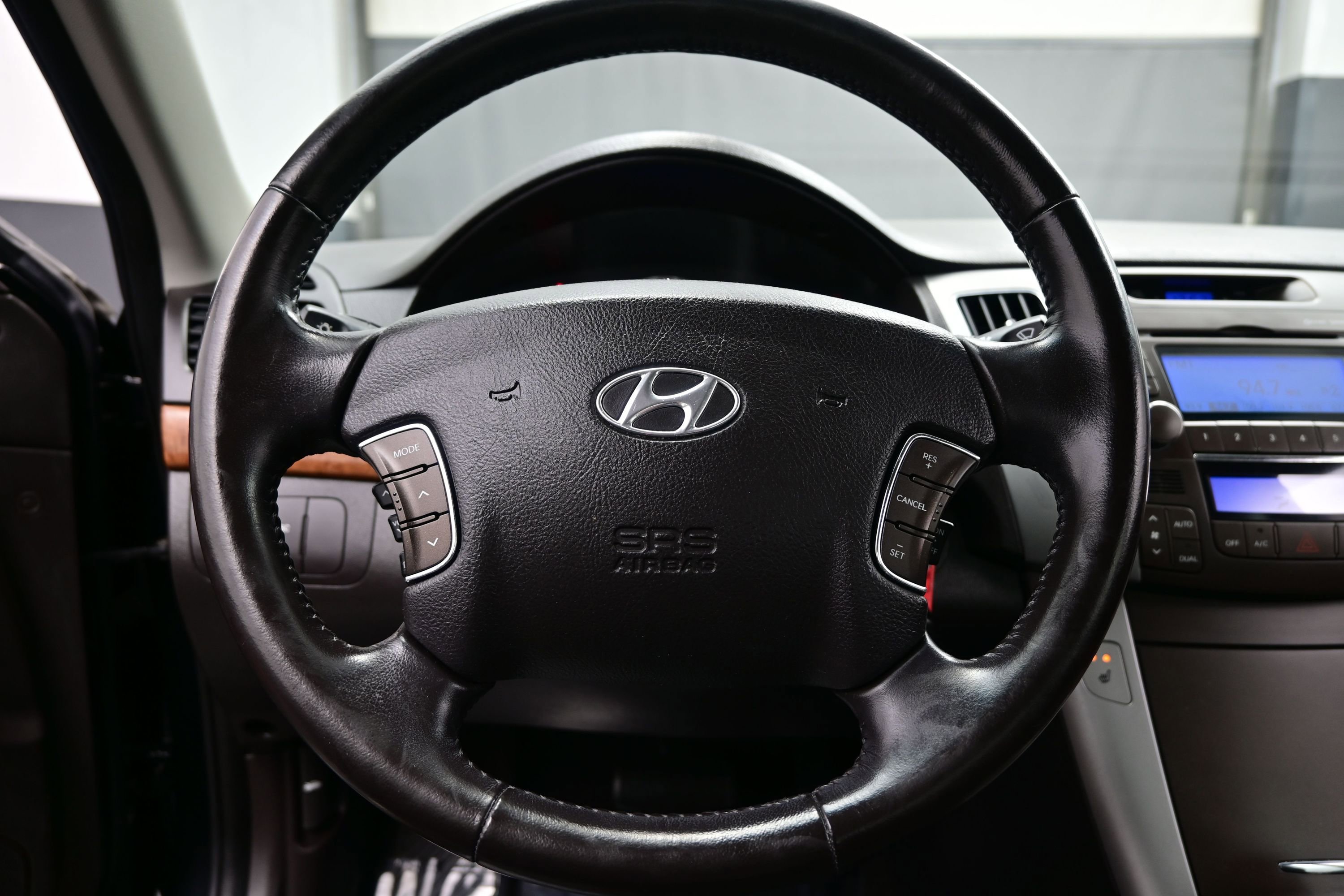 Used 2009 Hyundai Sonata Limited FWD image 20