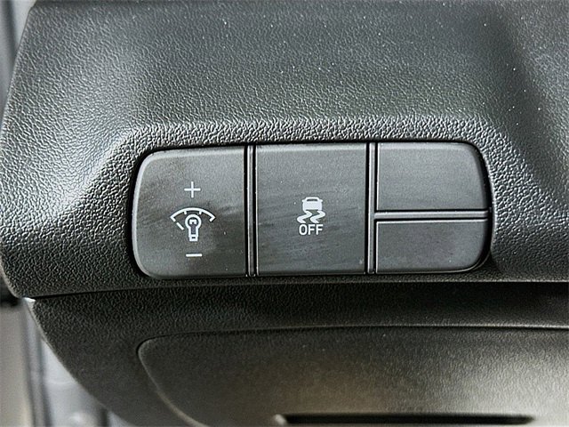 Certified 2025 Hyundai Elantra SEL image 13