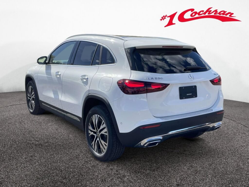 New 2026 Mercedes-Benz GLA 250 4MATIC image 9
