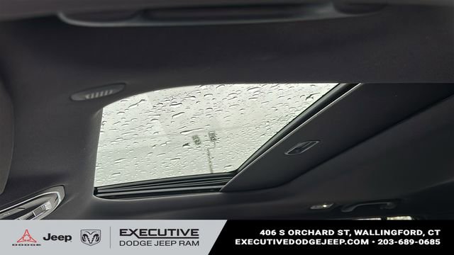 Used 2024 Jeep Grand Cherokee Altitude image 11