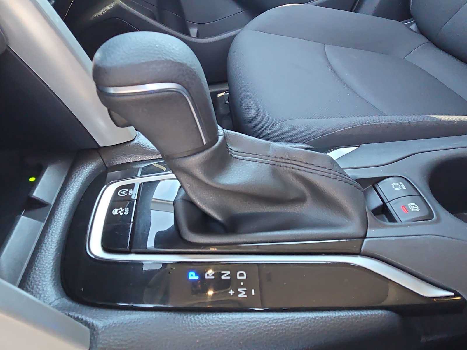 Certified 2025 Toyota Corolla Cross LE w/ Moonroof Package FWD image 21