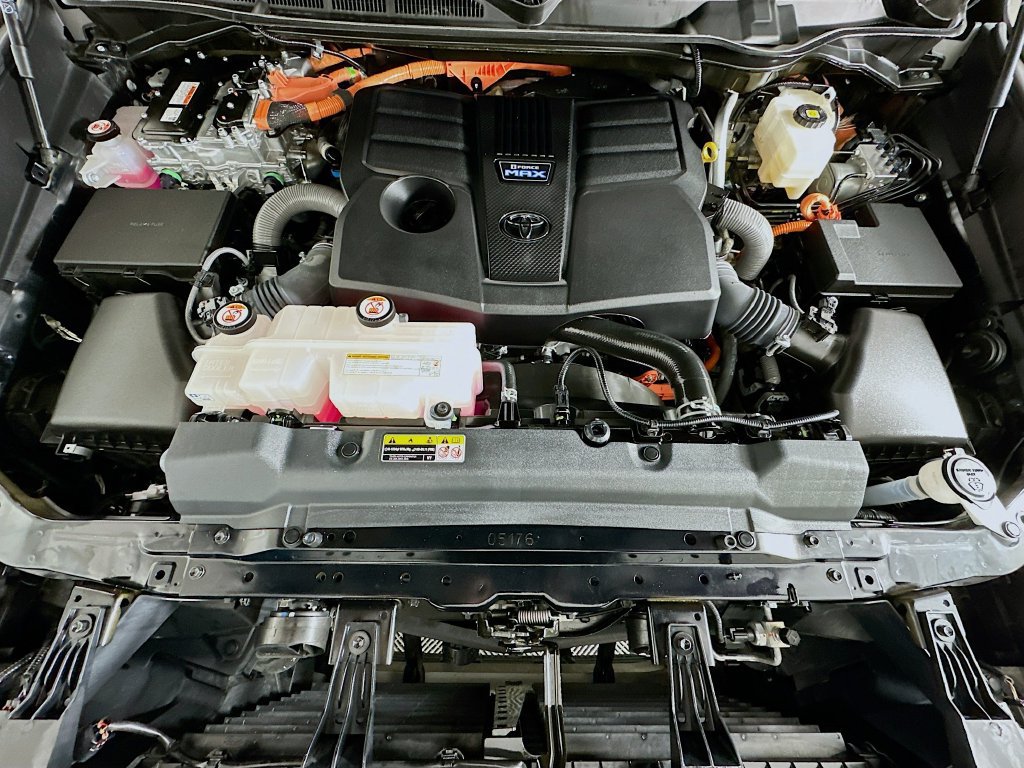 Certified 2024 Toyota Sequoia Platinum AWD/4WD image 32