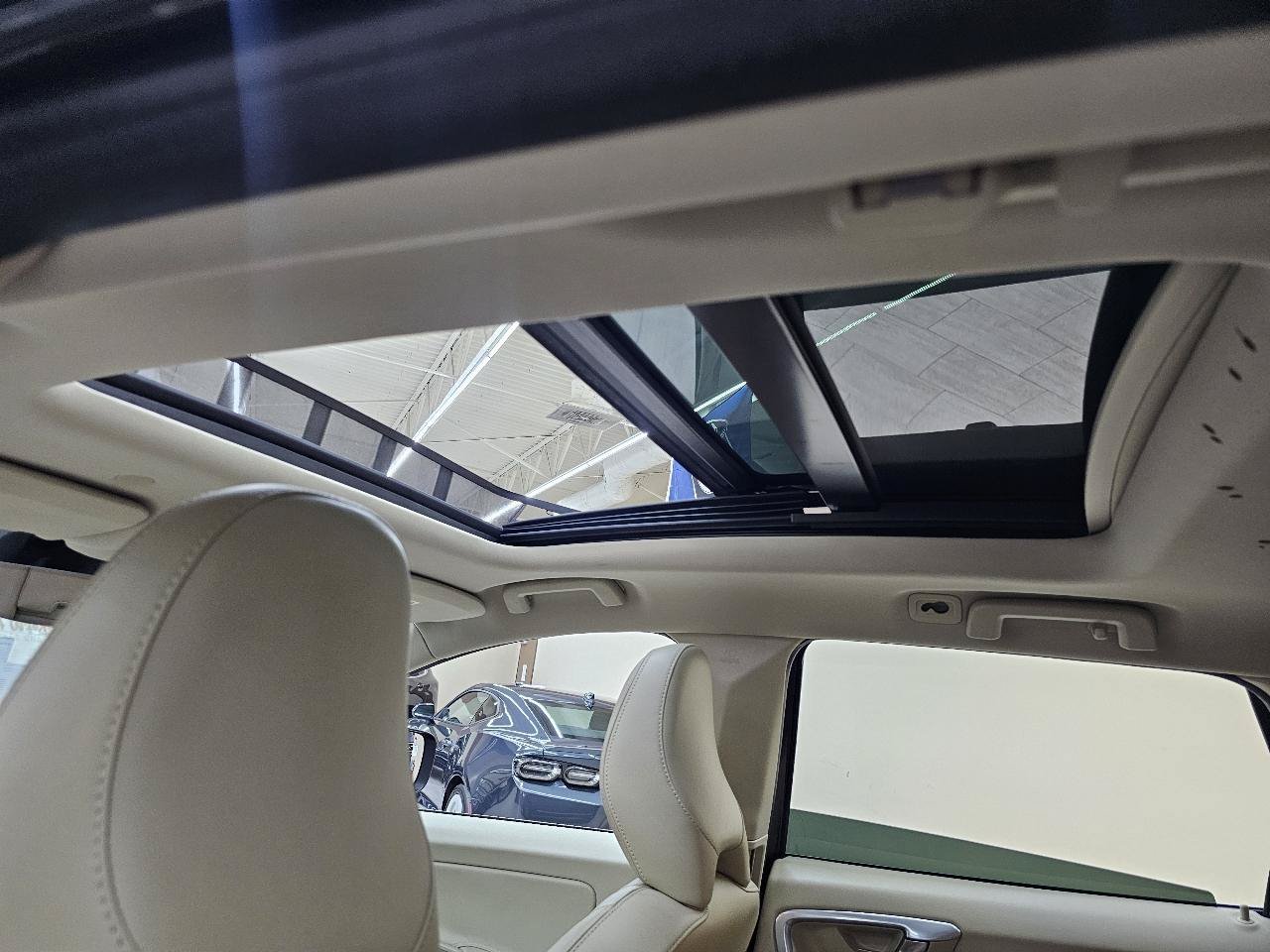 Used 2015 Volvo XC60 T5 Premier FWD image 36