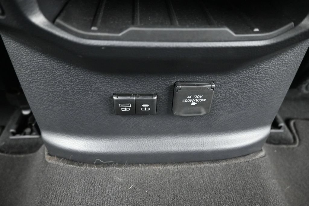Used 2024 Toyota Tundra Limited AWD/4WD image 15