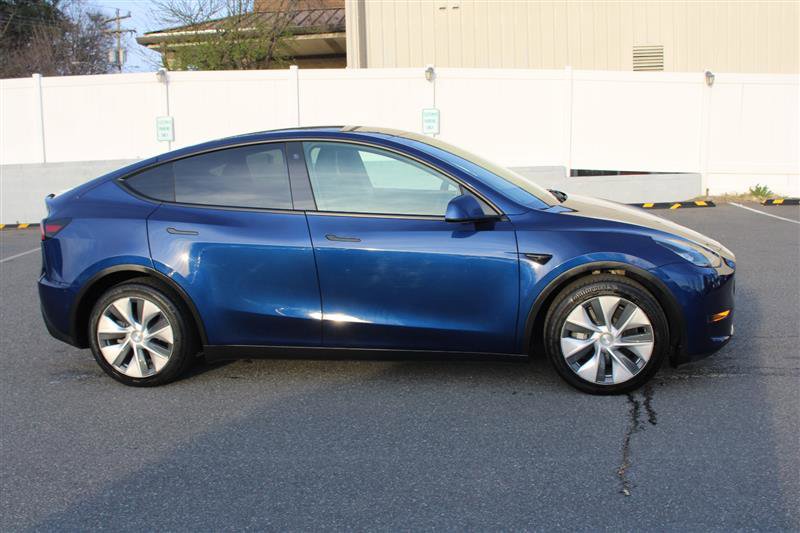 Used 2022 Tesla Model Y Long Range image 7