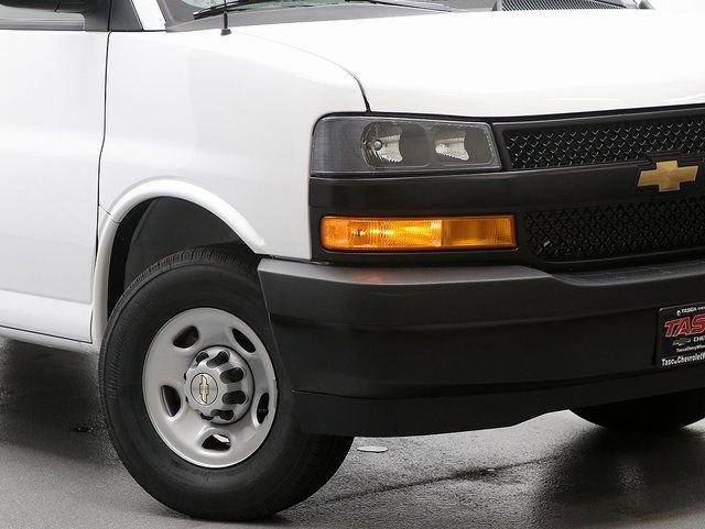 New 2025 Chevrolet Express 3500 Extended w/ Driver Convenience Package RWD image 4