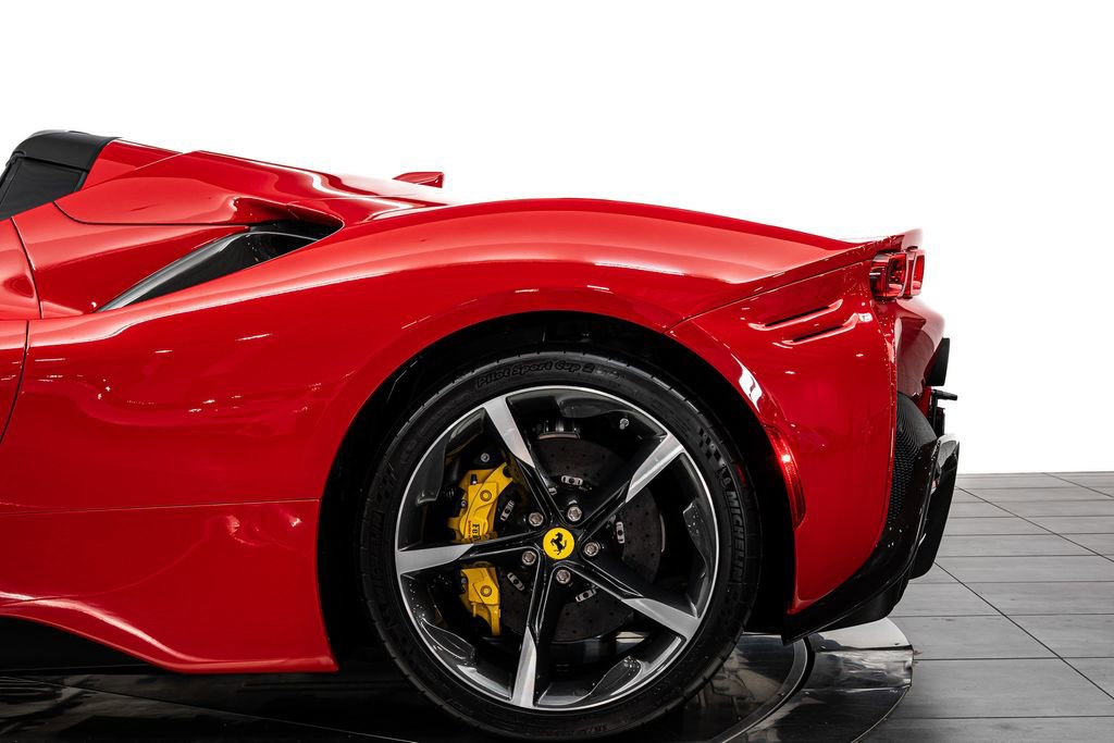 Used 2023 Ferrari SF90 Spider Base image 22