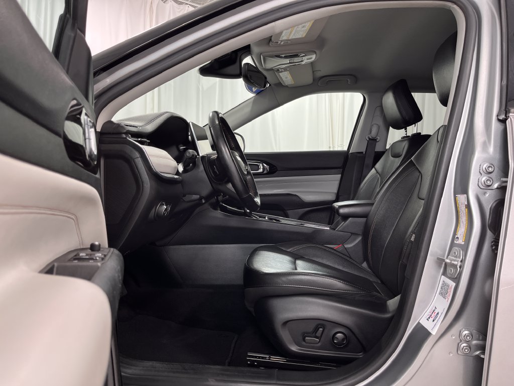 Used 2022 Jeep Compass Limited AWD/4WD image 14