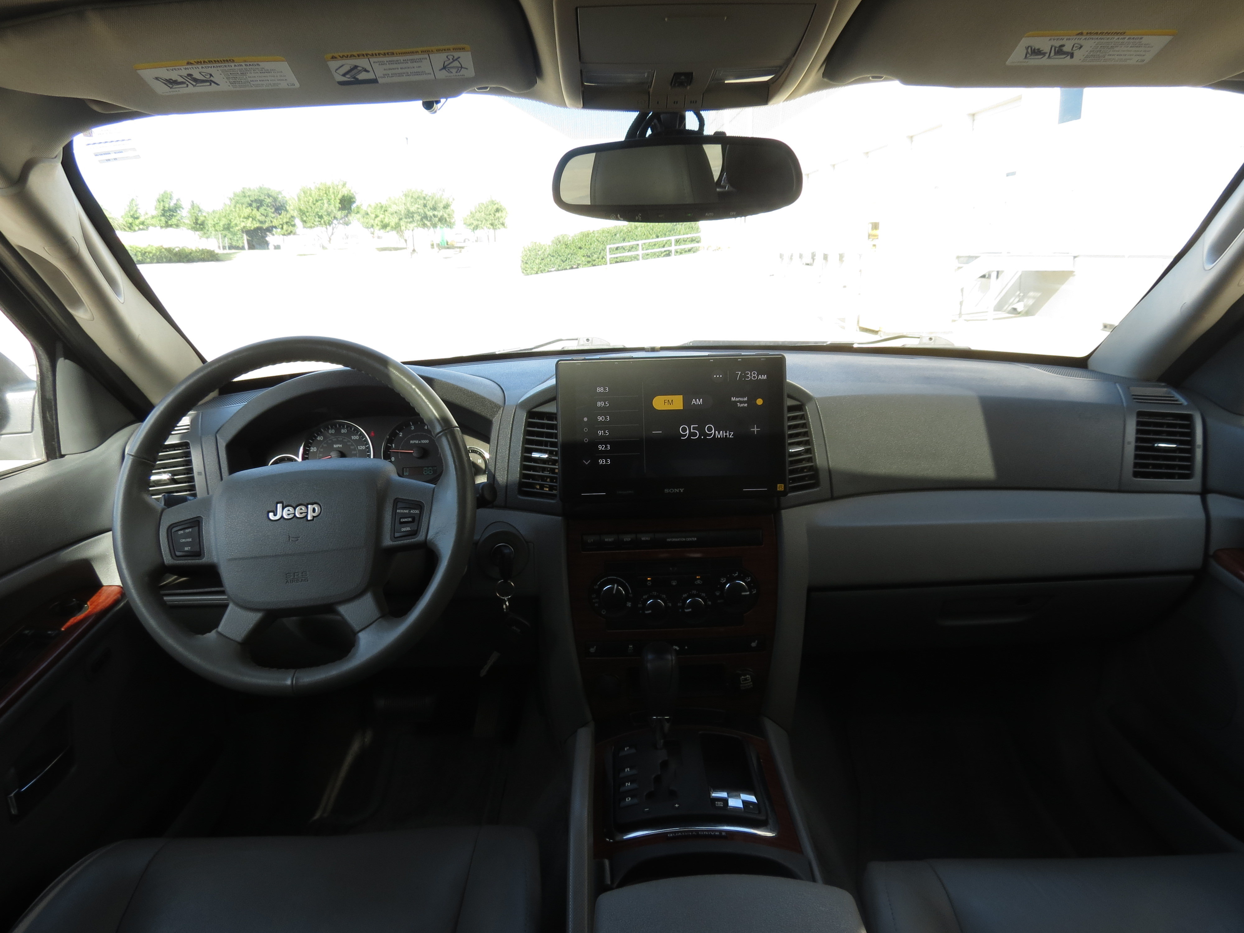 Used 2005 Jeep Grand Cherokee Limited AWD/4WD image 11