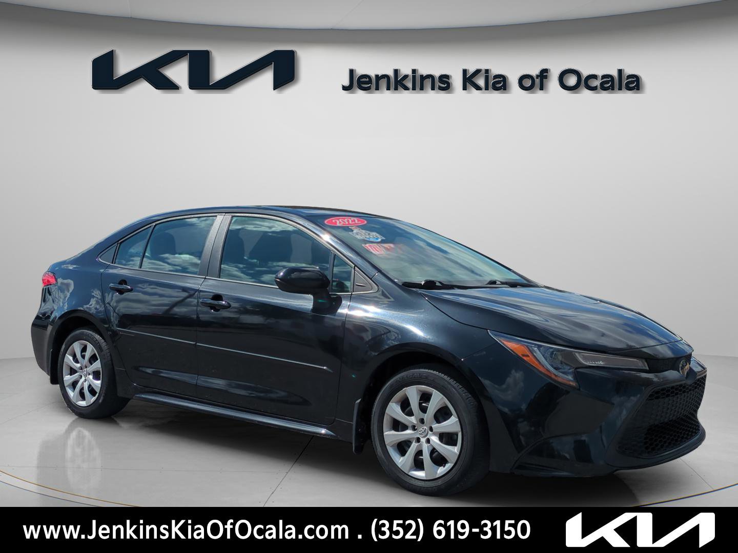 Used 2022 Toyota Corolla LE image 1