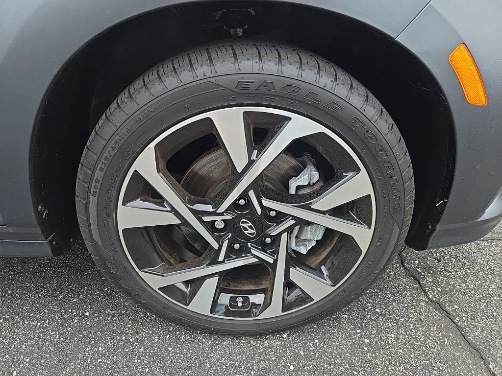 Used 2023 Hyundai Kona Limited w/ Cargo Package AWD/4WD image 17