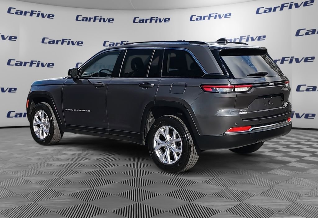 Used 2022 Jeep Grand Cherokee Limited image 3