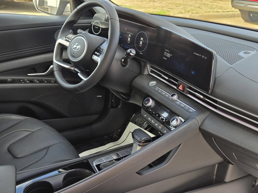 Used 2023 Hyundai Elantra Limited FWD image 9