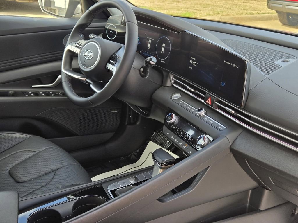 Used 2023 Hyundai Elantra Limited FWD image 9