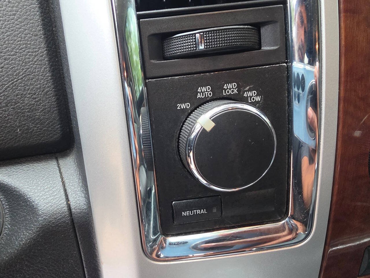 Used 2010 Dodge Ram 1500 Truck Laramie AWD/4WD image 14