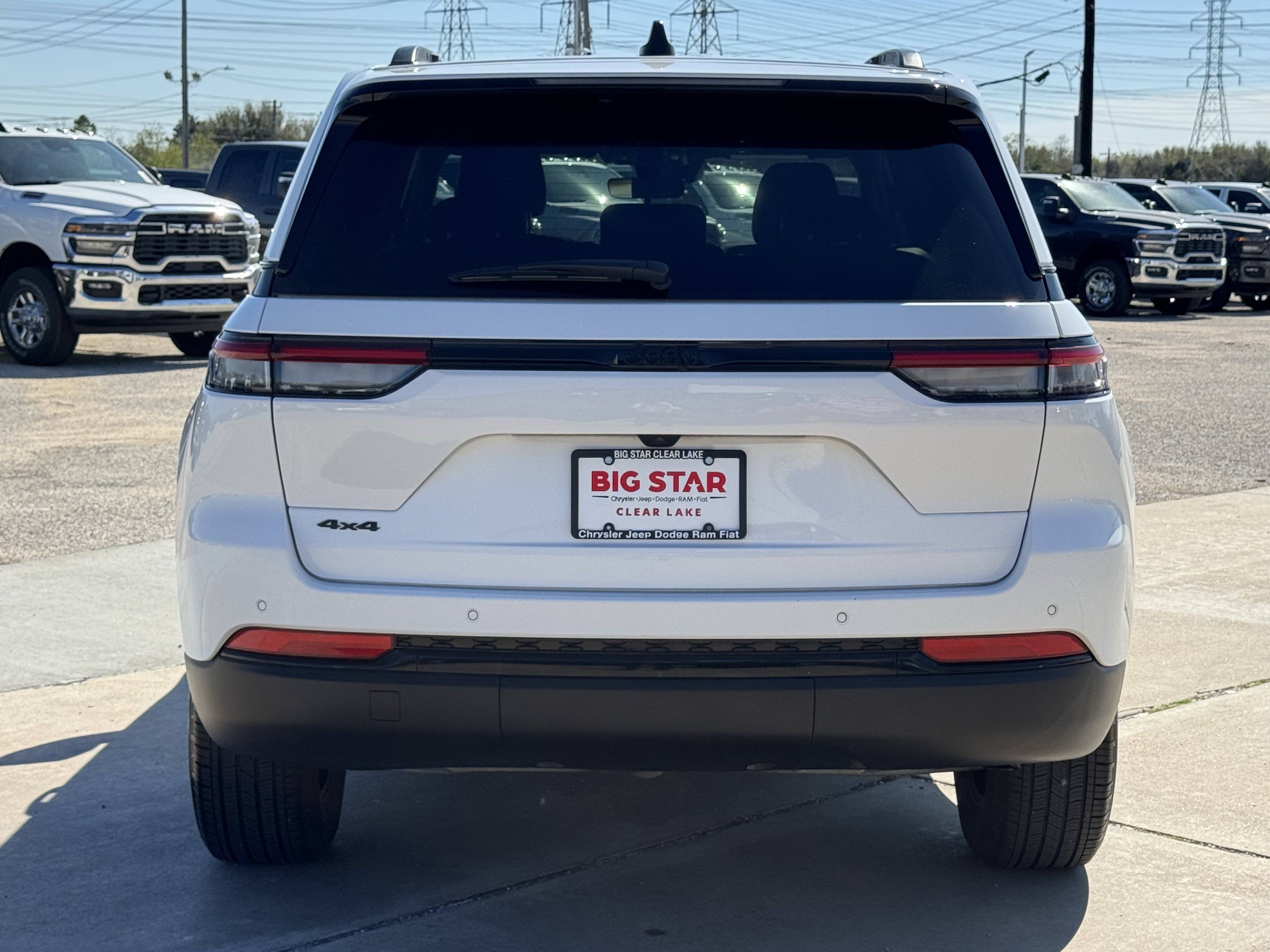 Used 2025 Jeep Grand Cherokee Altitude image 9