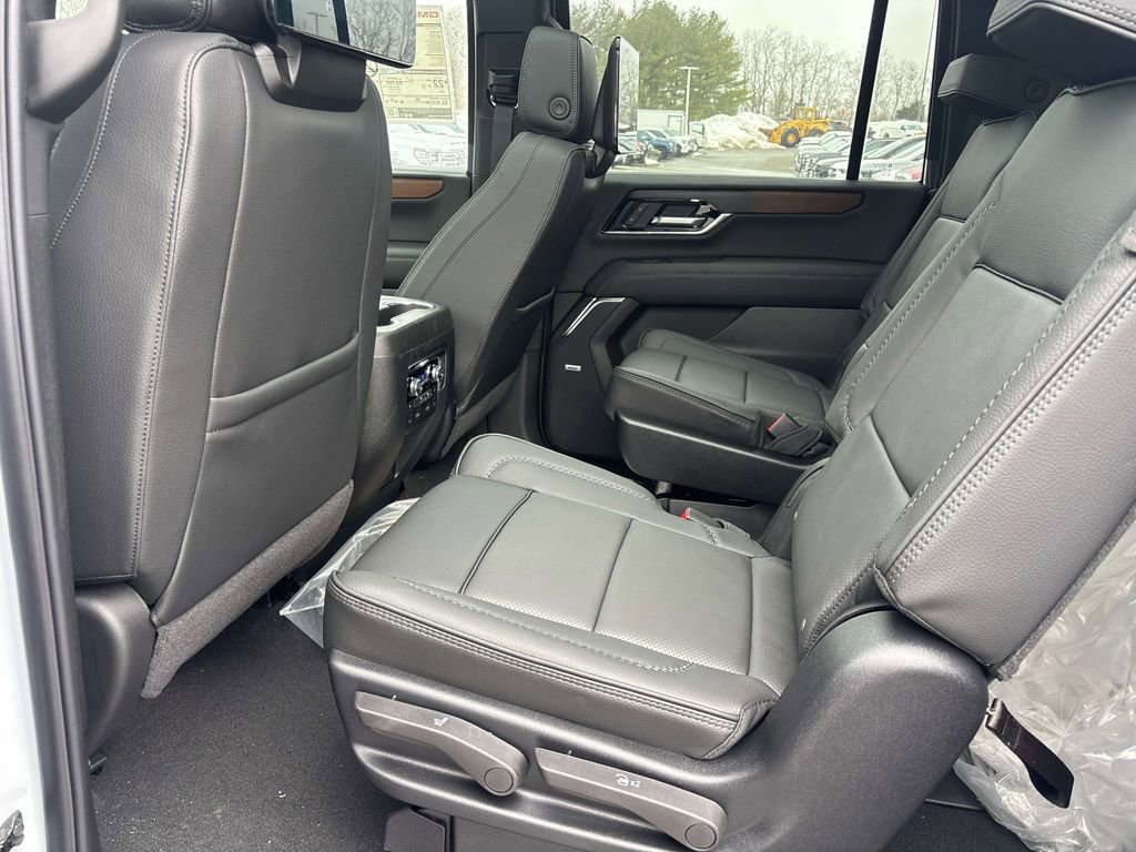 New 2026 GMC Yukon XL Denali w/ Denali Reserve Package image 7