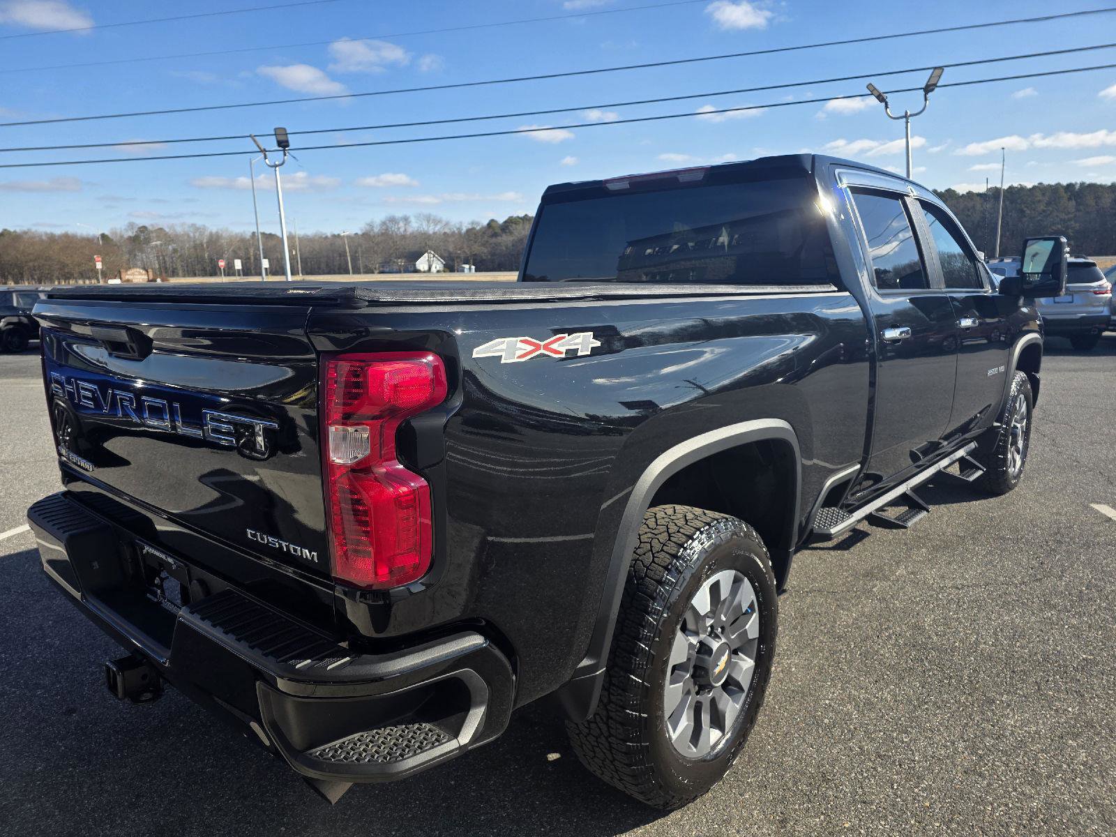 Used 2024 Chevrolet Silverado 2500 Custom image 5