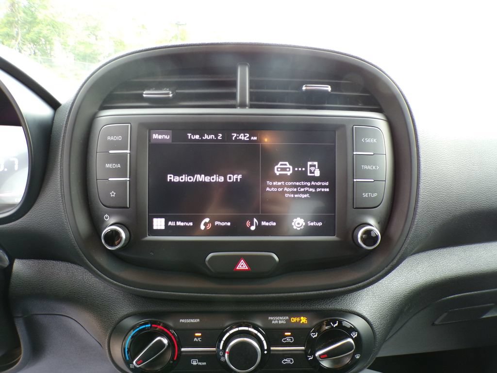 Used 2024 Kia Soul LX w/ Option Group 015 FWD image 21