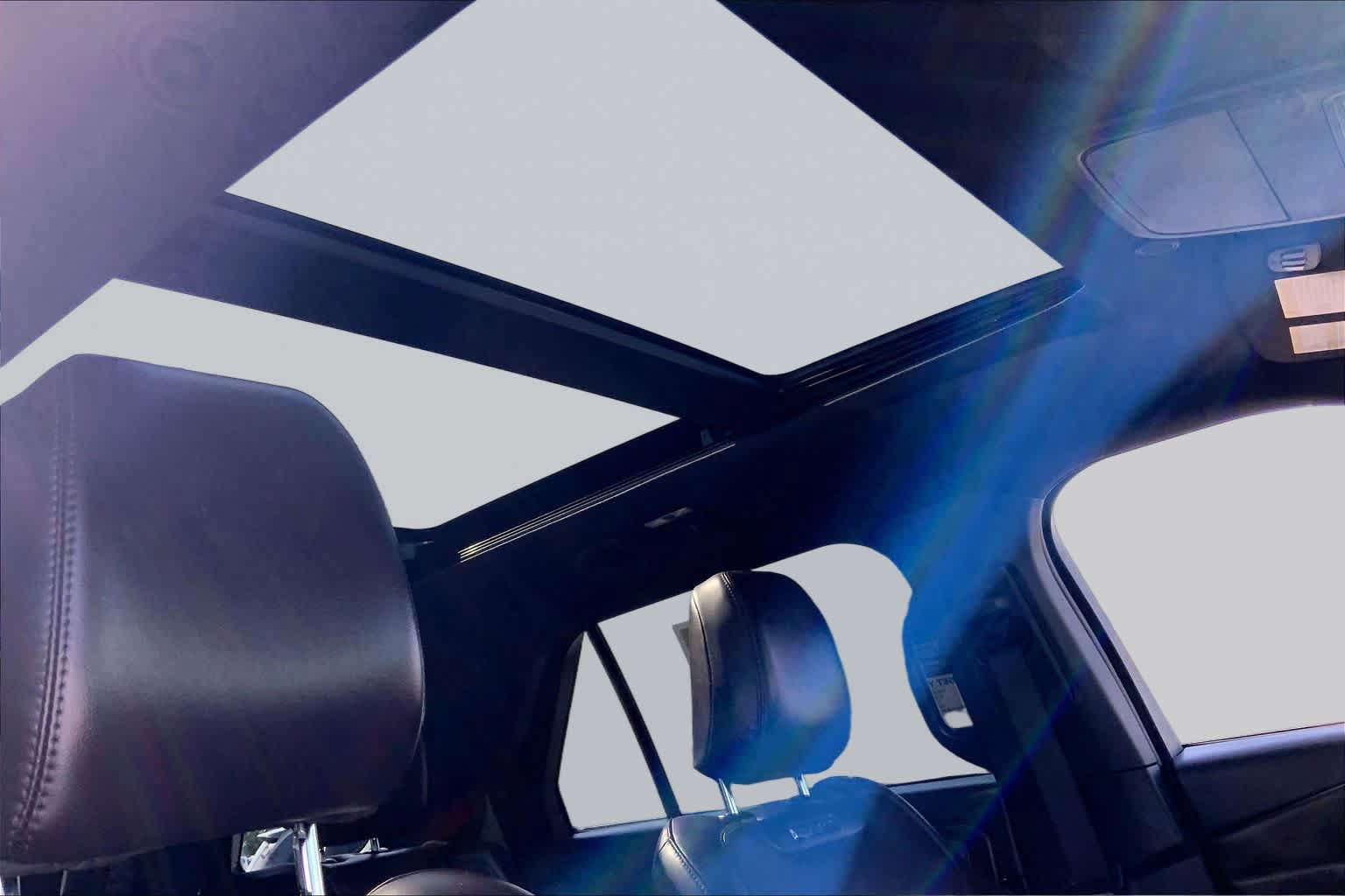 Certified 2025 Ford Explorer Platinum RWD image 20