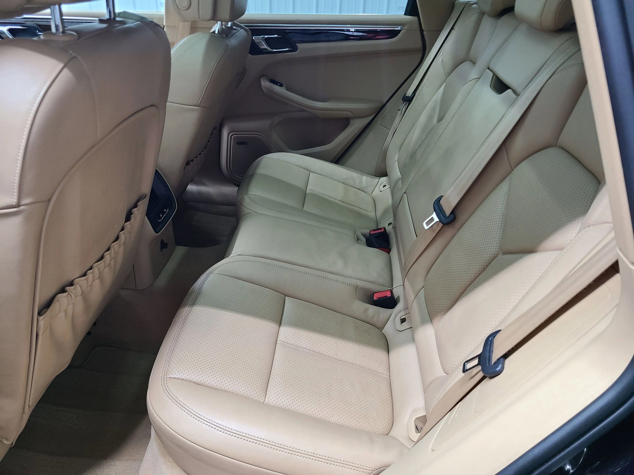 Used 2015 Porsche Macan S AWD/4WD image 38