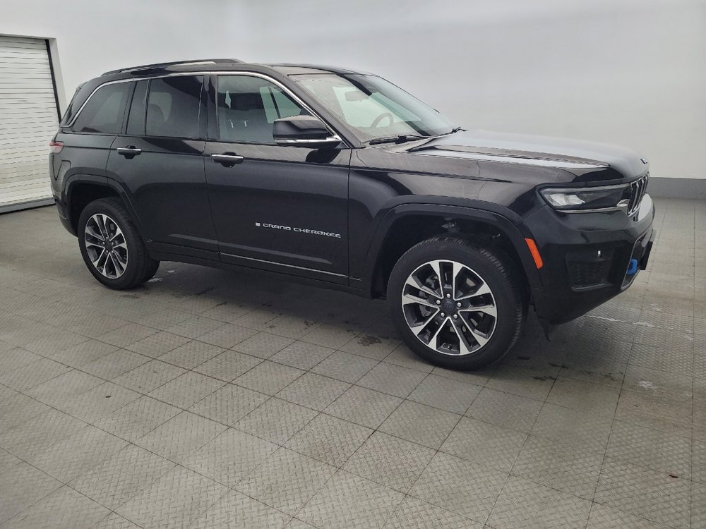 Used 2022 Jeep Grand Cherokee Overland w/ Luxury Tech Group IV AWD/4WD image 11