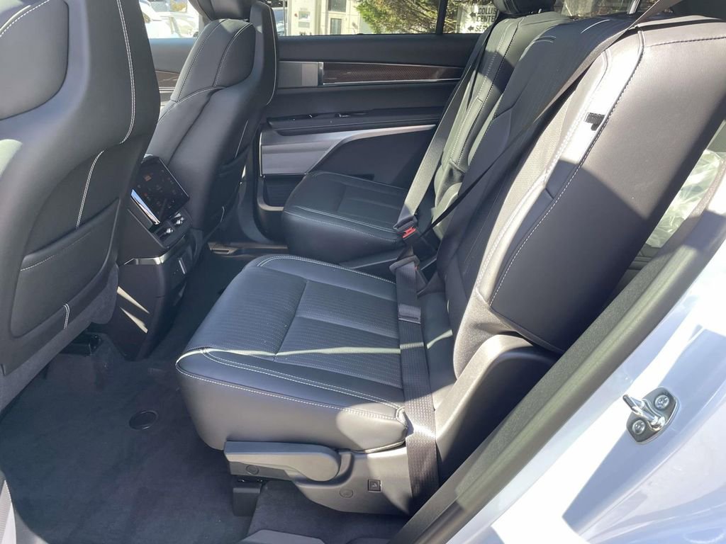 New 2026 Cadillac Vistiq Sport image 13