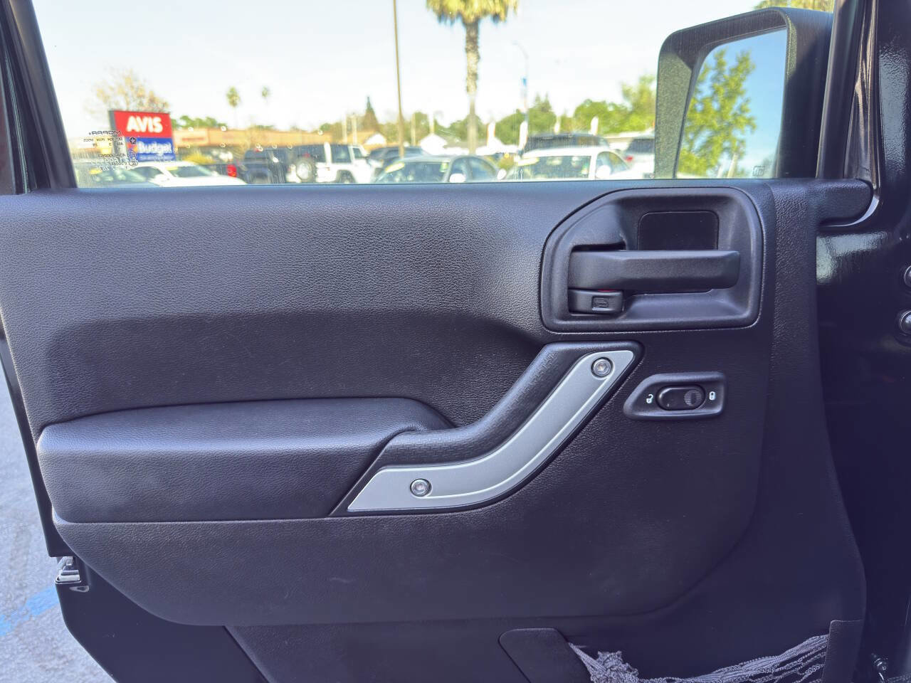 Used 2014 Jeep Wrangler Unlimited Sahara w/ Connectivity Group image 10