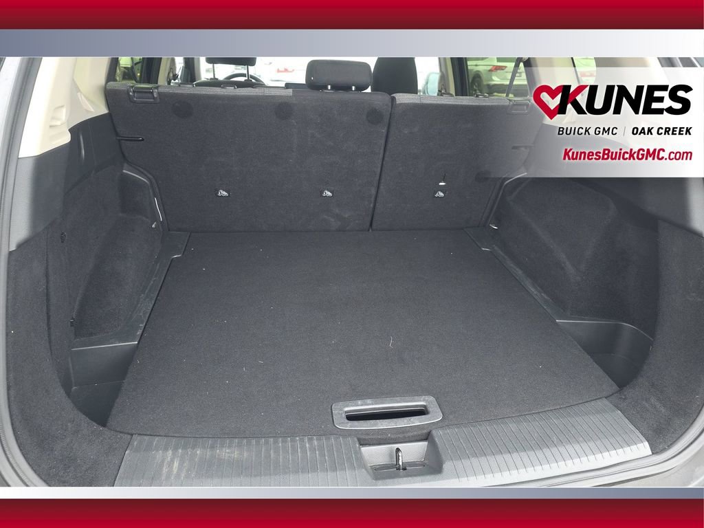 Used 2023 Nissan Rogue SV image 18