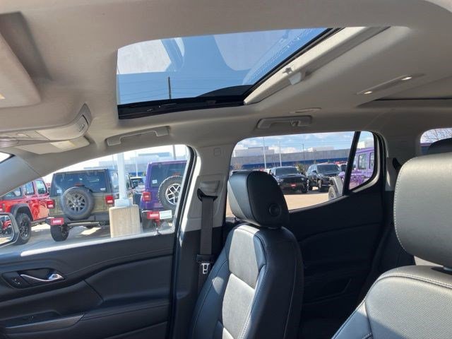 Used 2021 GMC Acadia SLT image 10