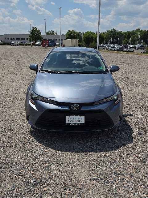 Used 2025 Toyota Corolla LE w/ LE Premium Package FWD image 8