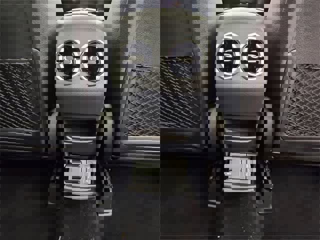 Used 2025 Mercedes-Benz GLB 250 4MATIC image 36